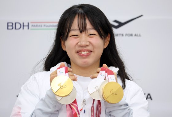 2관왕 김윤지, 올림픽회관서 기자회견