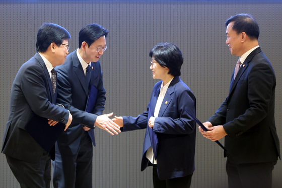 '안전하고 포용적인 AI 환경 만들겠습니다'