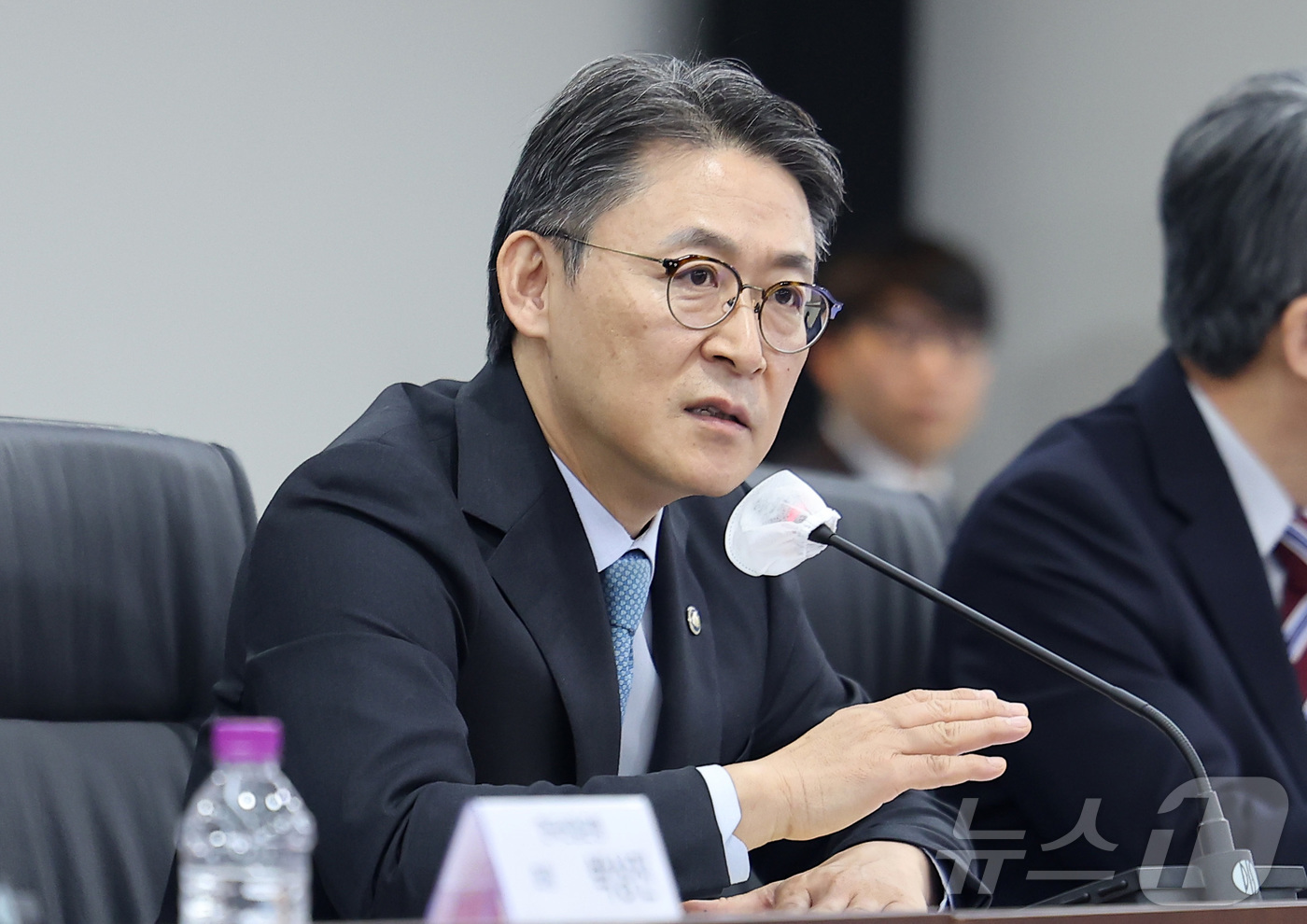 (서울=뉴스1) 김성진 기자 = 권대영 금융위원회 부위원장이 26일 서울 영등포구 여의도 중기중앙회에서 열린 국민성장펀드 벤처·혁신생태계 지원 간담회에서 모두발언을 하고 있다. 2 …