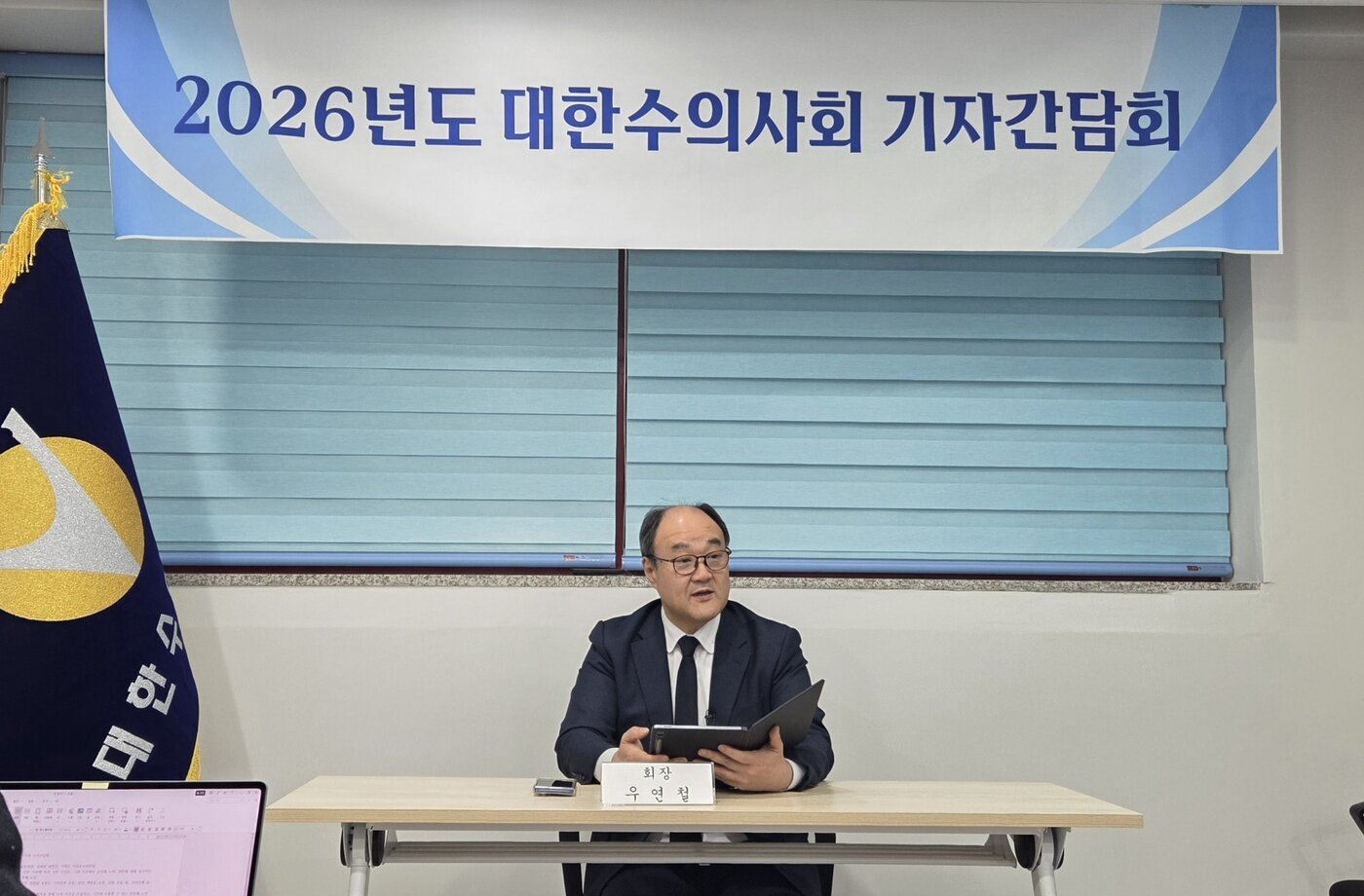 본문 이미지 - 우연철 대한수의사회 회장이 지난 23일 진행한 기자간담회에서 발언하고 있다. ⓒ 뉴스1 한송아 기자