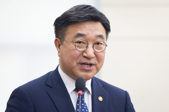 윤호중 "냉동창고 화재, 소방대원 인명구조 총력 다해달라" 긴급 지시