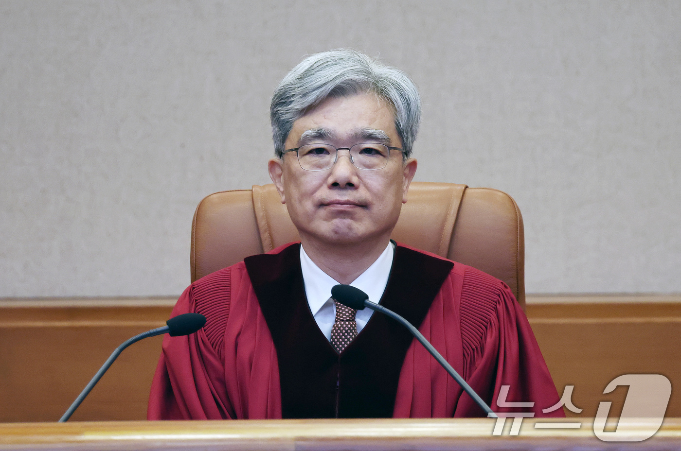 (서울=뉴스1) 구윤성 기자 = 김상환 헌법재판소장이 26일 오후 서울 종로구 헌법재판소에서 열린 병역법 제85조 위헌제청에 대한 위헌법률심판사건 등 선고를 위해 대심판정에 자리하 …