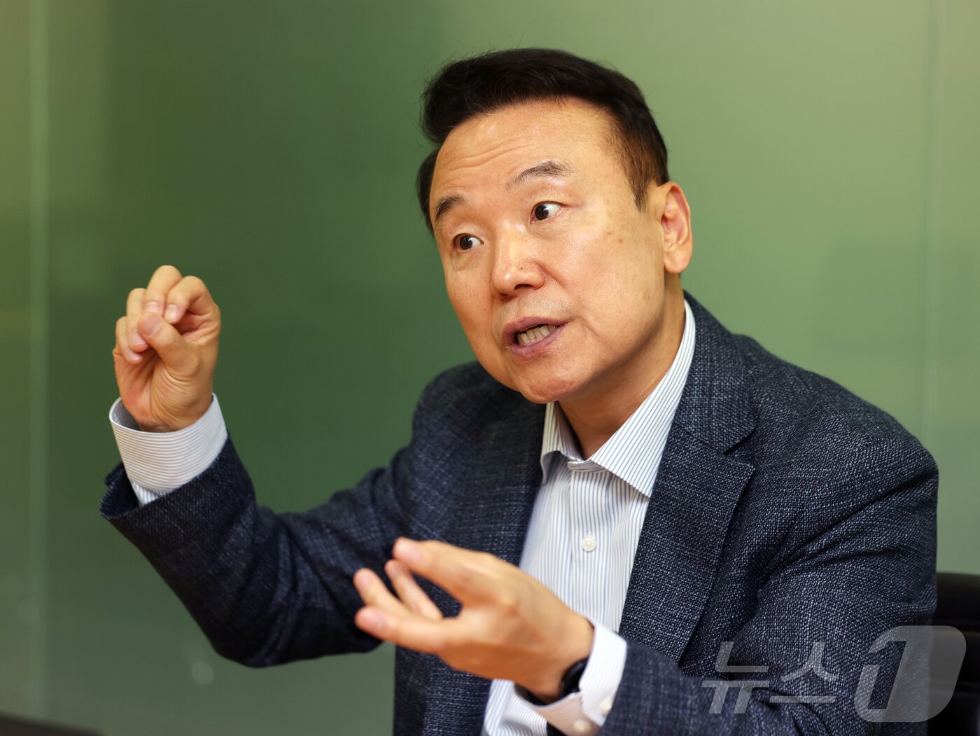 본문 이미지 - 이재영 서울대학교 영어영문학과 교수가 서울 종로구 뉴스1 본사에서 인터뷰를 하고 있다. ⓒ 뉴스1 황기선 기자