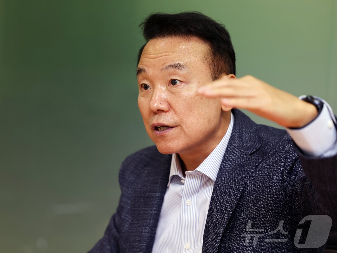 본문 이미지 - 이재영 서울대학교 영어영문학과 교수가 서울 종로구 뉴스1 본사에서 인터뷰를 하고 있다. ⓒ 뉴스1 황기선 기자