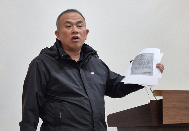 신용한-명태균 '공익제보자 지위·여론조사 조작' 싸고 연일 공방