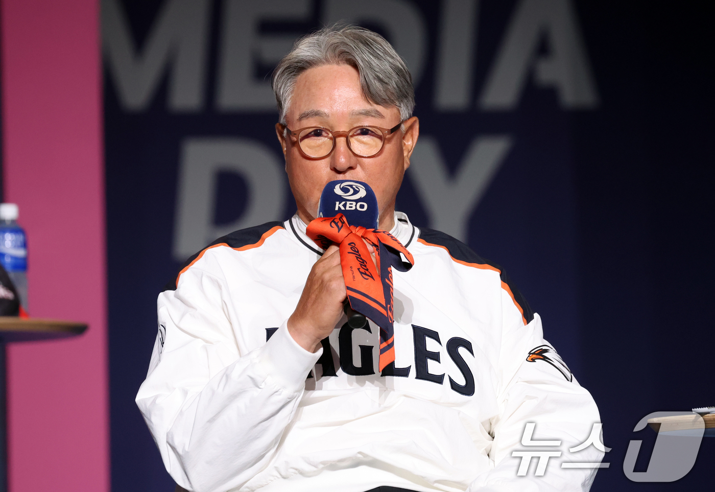 (서울=뉴스1) 김명섭 기자 = 26일 오후 서울 잠실 롯데호텔 월드에서 열린 2026 신한 SOL KBO 리그 미디어데이&팬페스트’에서 한화 이글스 김경문 감독이 포부와 각오를 …