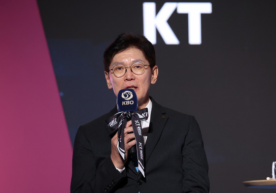 포부 밝히는 KT 이강철 감독