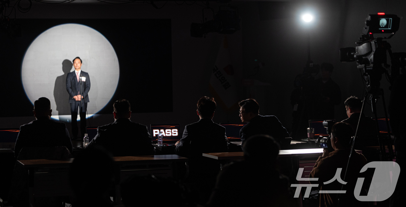 (서울=뉴스1) 이승배 기자 = 26일 서울 여의도 국민의힘 중앙당사에서 열린 '광역의원 비례 청년 공개 오디션'에서 심사위원들이 심사를 진행하고 있다. 2026.3.26/뉴스1