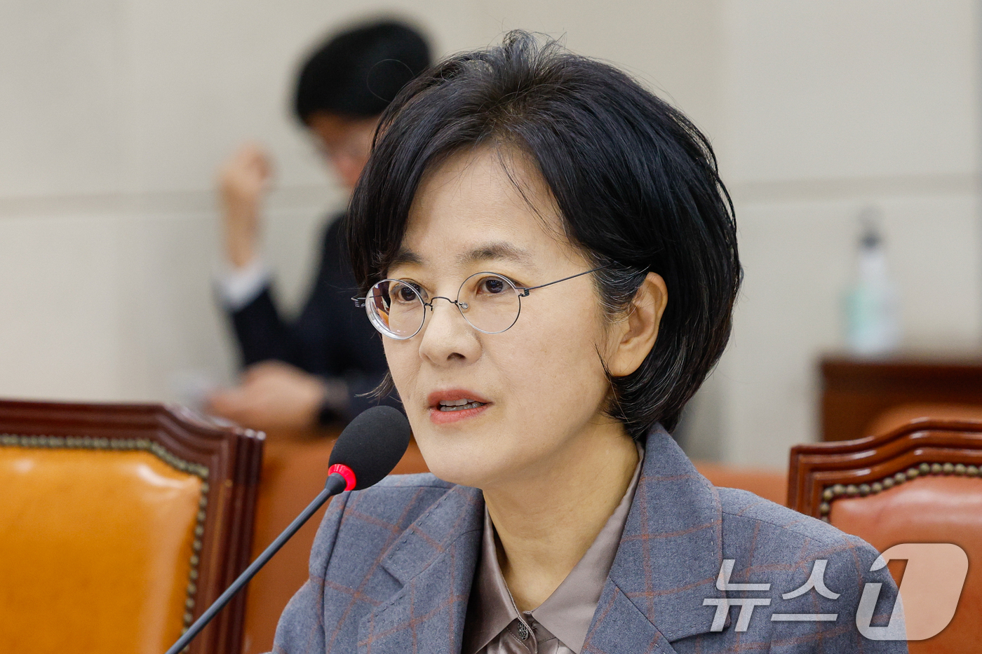 (서울=뉴스1) 안은나 기자 = 전현정 중앙선거관리위원 후보자가 26일 서울 여의도 국회에서 열린 인사청문회에 출석해 의원 질의에 답하고 있다. 2026.3.26/뉴스1