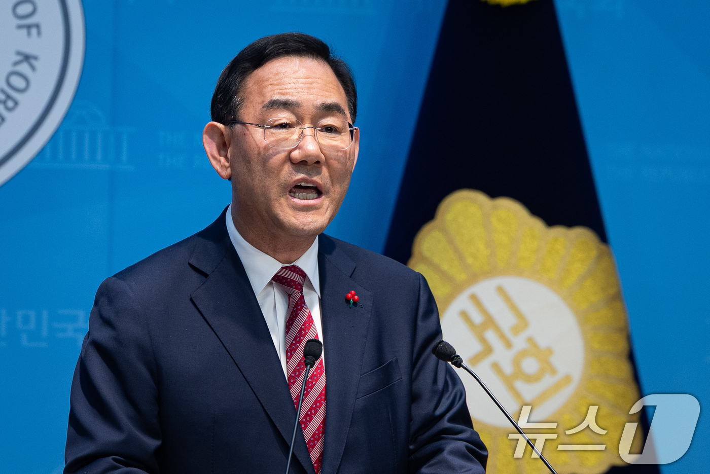 (서울=뉴스1) 유승관 기자 = 주호영 국민의힘 의원이 26일 서울 여의도 국회 소통관에서 당 공천관리위원회의 대구시장 경선 공천 배제(컷오프)와 관련해 기자회견을 하고 있다.앞서 …