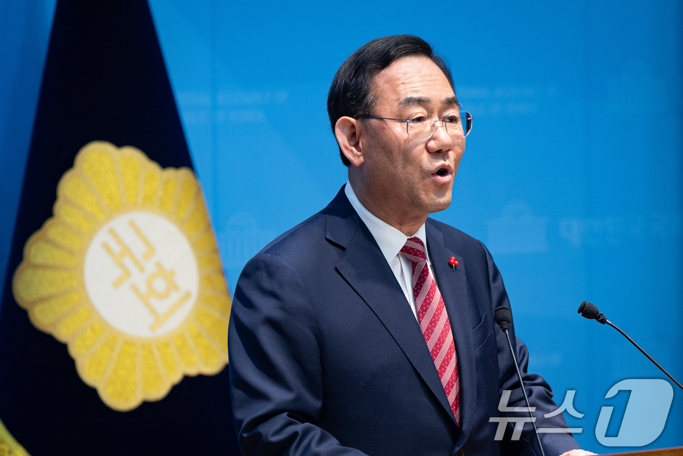 (서울=뉴스1) 유승관 기자 = 주호영 국민의힘 의원이 26일 서울 여의도 국회 소통관에서 당 공천관리위원회의 대구시장 경선 공천 배제(컷오프)와 관련해 기자회견을 하고 있다.앞서 …