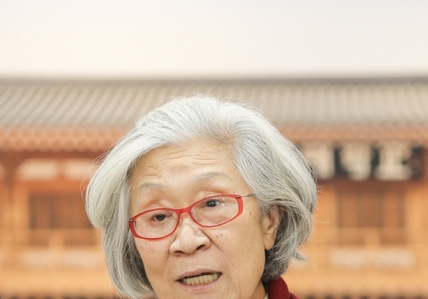 전북대에 7년 간 80억 기부한 김정옥 이사장 "꿈 실현 자양분 되길"