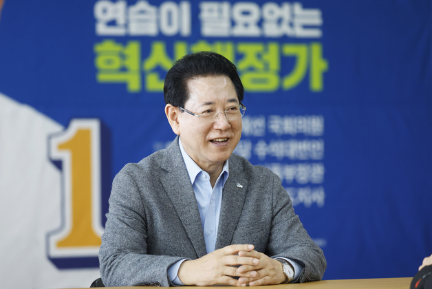 [직격인터뷰] 김영록 "행정과 경제, 성과로 검증된 후보"