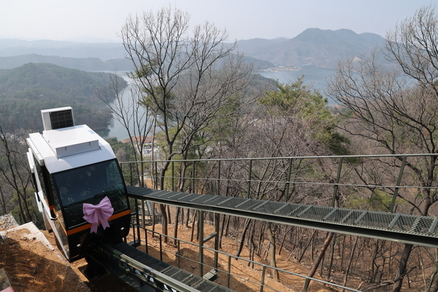 청남대 모노레일 개통…내달 7일 정식 운영