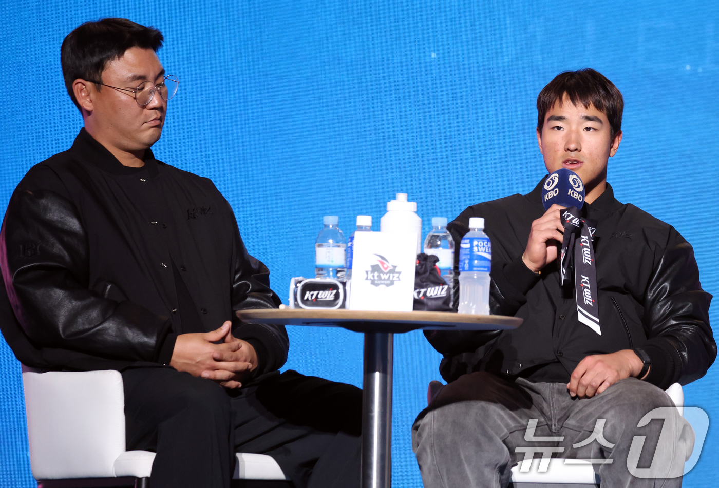 (서울=뉴스1) 김명섭 기자 = 26일 오후 서울 잠실 롯데호텔 월드에서 열린 2026 신한 SOL KBO 리그 미디어데이&팬페스트’에서 KT 위즈 안현미 선수가 각오를 밝하고 있 …