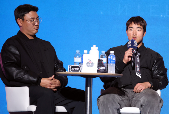 각오를 밝히는 안현민