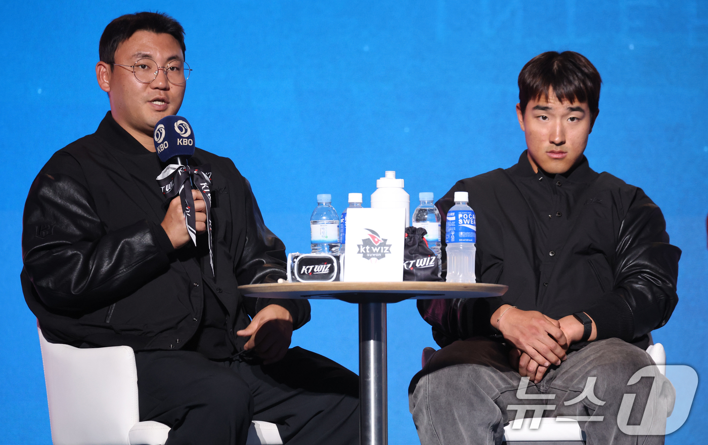 (서울=뉴스1) 김명섭 기자 = 26일 오후 서울 잠실 롯데호텔 월드에서 열린 2026 신한 SOL KBO 리그 미디어데이&팬페스트’에서 KT 위즈 장성우 선수가 각오를 밝하고 있 …