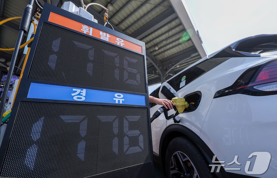 '휘발유 1819원' 16일만 상승…유류세 2배 인하 기름값 잡을까