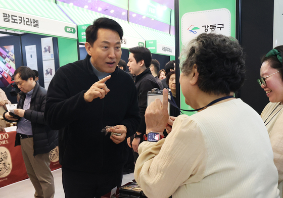 소상공인과 대화하는 오세훈 시장