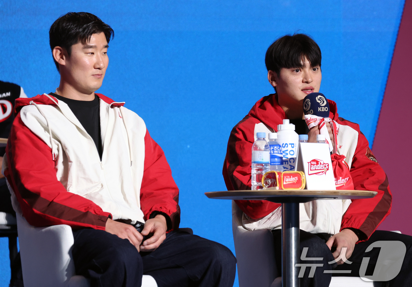 (서울=뉴스1) 김명섭 기자 = 26일 오후 서울 잠실 롯데호텔 월드에서 열린 2026 신한 SOL KBO 리그 미디어데이&팬페스트’에서 SSG 랜더스 조병현 선수가 각오를 밝하고 …