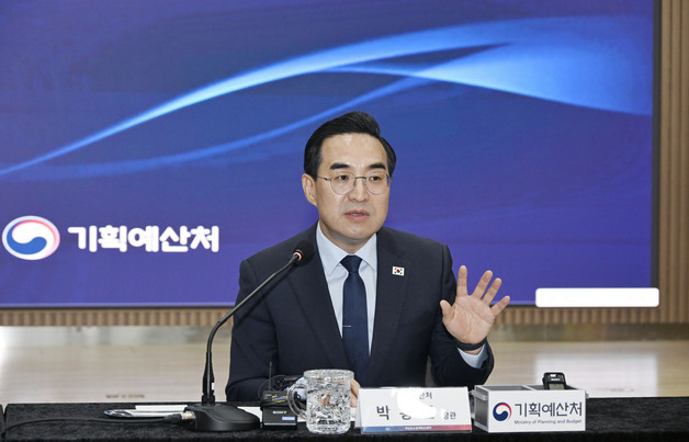 박홍근 취임 첫 행보 '청년 창업' 현장 방문…"추경, 일자리가 최우선"