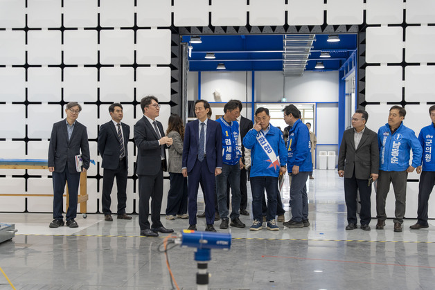 우상호, 횡성 e-모빌리티캠퍼스 방문…"모빌리티·AI로봇 거점 만들 것"