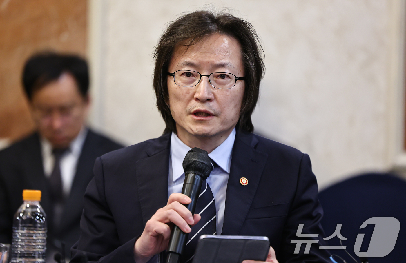 (서울=뉴스1) 김도우 기자 = 주병기 공정거래위원장이 26일 서울 영등포구 켄싱턴호텔에서 열린 중소기업 기술탈취 신문고 출범식 및 간담회에서 인사말을 하고 있다. 2026.3.2 …