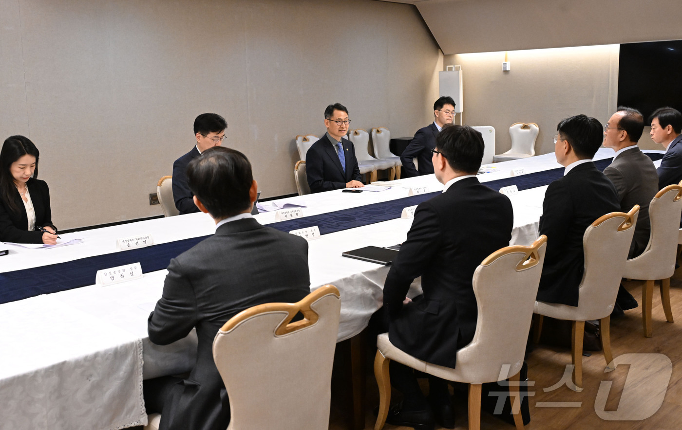 (서울=뉴스1) = 허장 재정경제부 제2차관이 26일 서울 종로구 정부서울청사에서 열린 수출기업 간담회를 주재하고 있다. (재정경제부 제공. 재판매 및 DB 금지)  2026.3. …