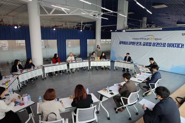 "해양수도 부산 잠재력 커"…소진공 인태연, 부산·울산 소공인 소통