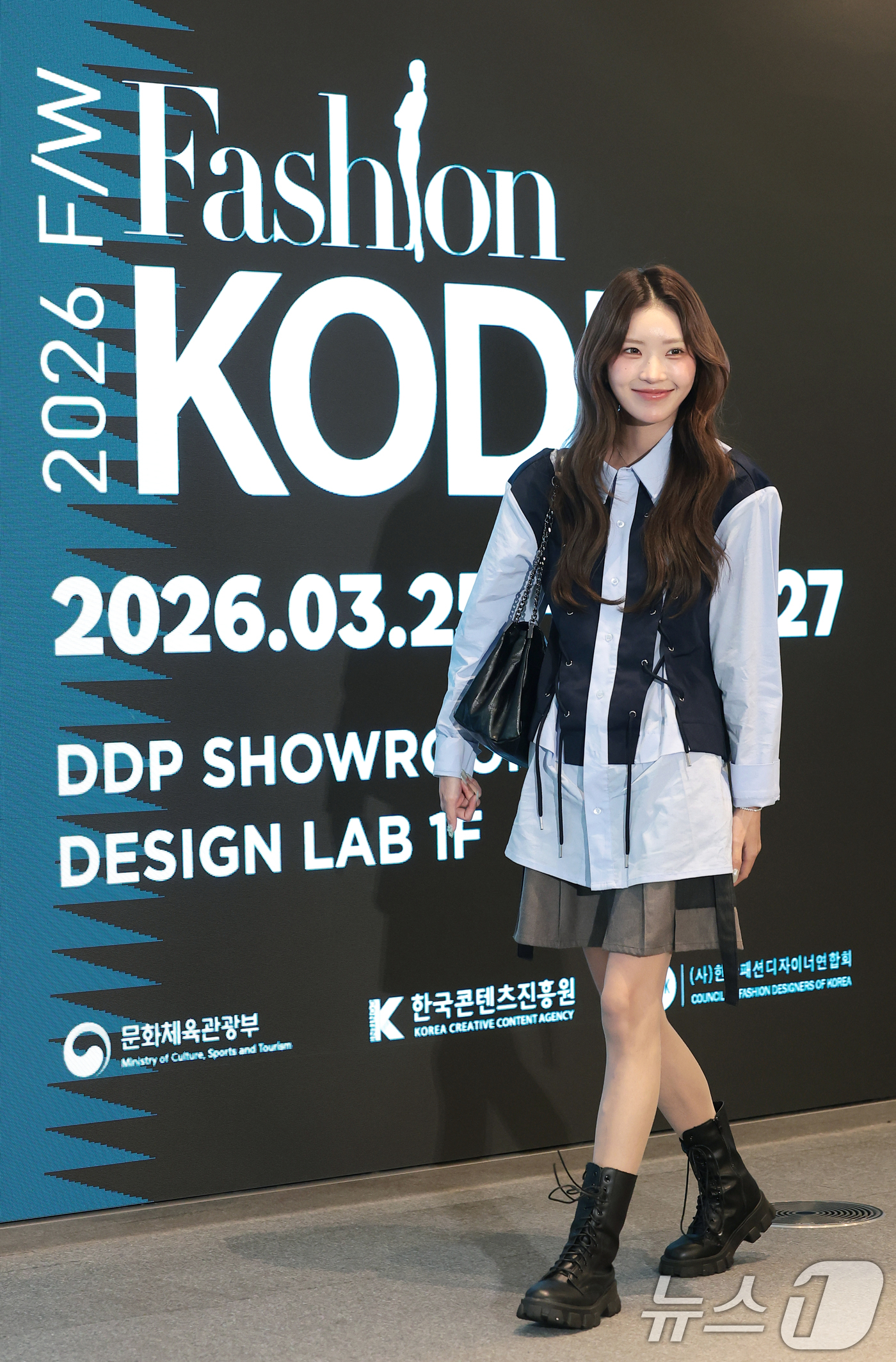 (서울=뉴스1) 권현진 기자 = 인플루언서 최준희가 26일 서울 중구 동대문디자인플라자(DDP)에서 열린 ‘패션코드(Fashion KODE) 2026 F/W‘ 페노메논시퍼 패션쇼에 …