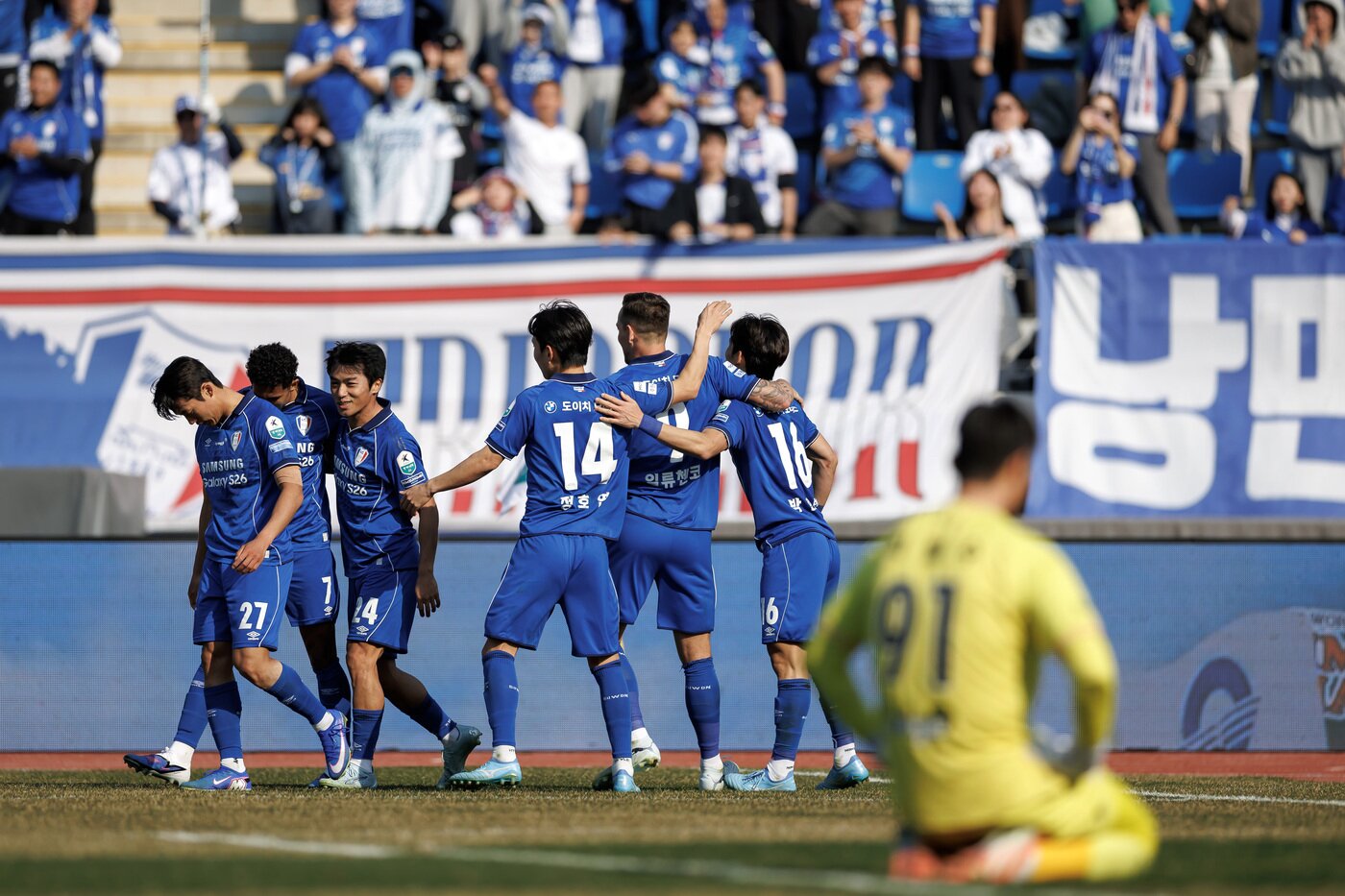 본문 이미지 - 창단 후 첫 개막 4연승에 성공한 수원삼성. (한국프로축구연맹 제공)