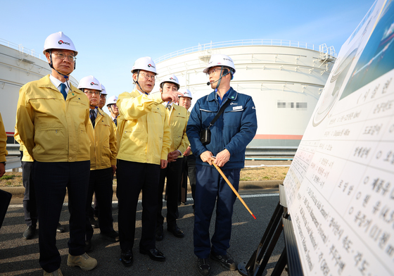 이재명 대통령, 석유 비축기지 현장점검