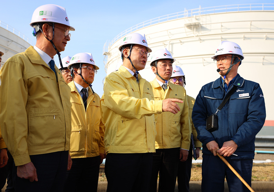 이재명 대통령 '석유 비축기지 현장점검'