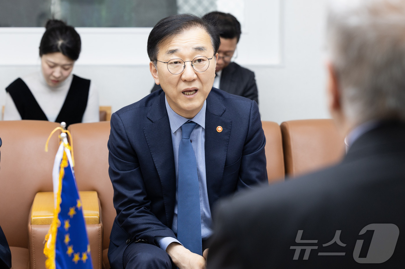 (서울=뉴스1) = 김윤덕 국토교통부 장관이 26일 우고 아스투토(Ugo Astuto) 주한 유럽연합(EU) 대사를 만나 자동차, 항공, 연구개발(R&D), 그린 파트너십 등 다양 …