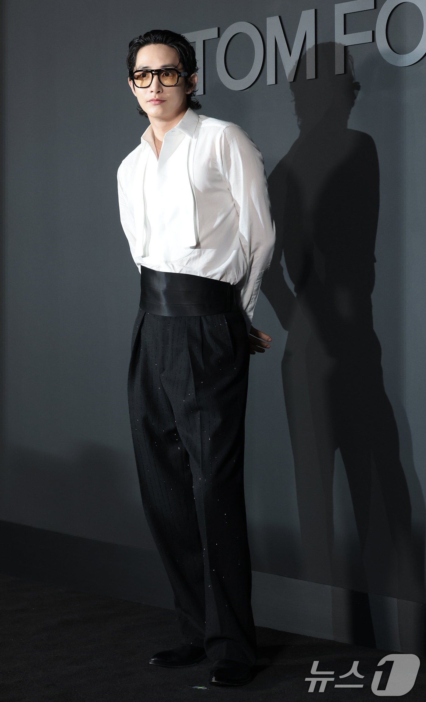 (서울=뉴스1) 권현진 기자 = 배우 이수혁이 26일 서울 종로구 푸투라 서울에서 열린 톰 포드 뷰티 '블랙 오키드 리저브 코리아 행사'에 참석해 포즈를 취하고 있다. 2026.3 …