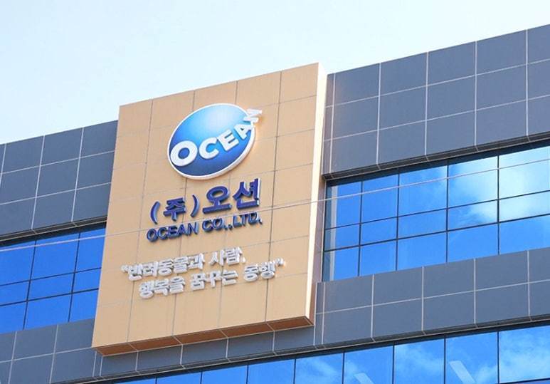 본문 이미지 - 국내 펫푸드 제조기업 오션이 최근 미국 농무부의 수입 허가를 전 공정 제품군에서 확보했다. 사진은 오션 공장 외관(오션 제공) ⓒ 뉴스1