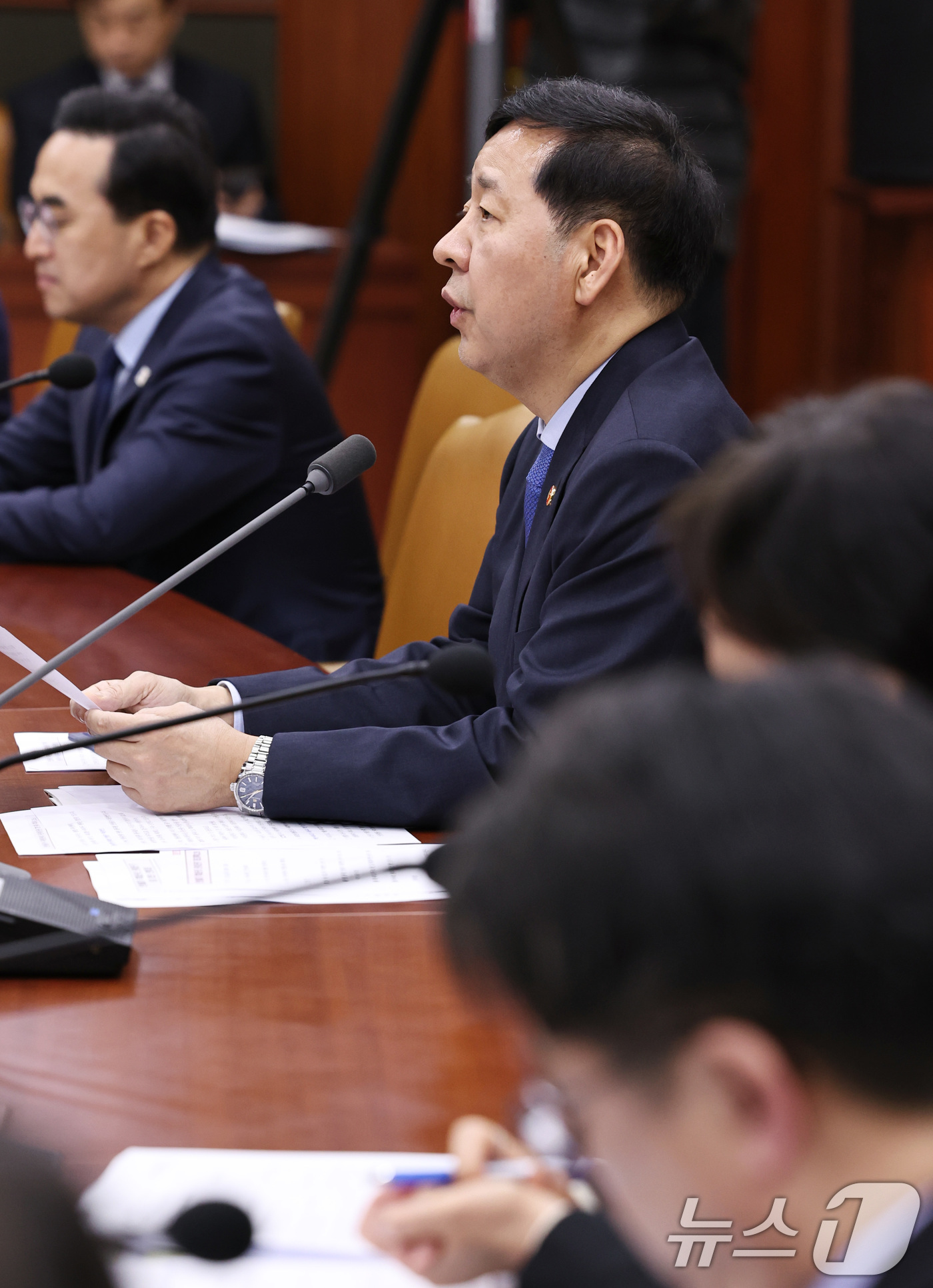 (서울=뉴스1) 구윤성 기자 = 구윤철 경제부총리 겸 재정경제부 장관이 26일 오후 서울 세종대로 정부서울청사에서 열린 비상경제장관회의 겸 민생물가 특별관리 관계장관 TF회의에서 …