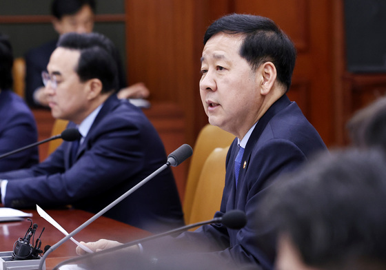 구윤철 "석유류 기존 재고, 종전 가격 유지를…불법·부당행위 엄단"