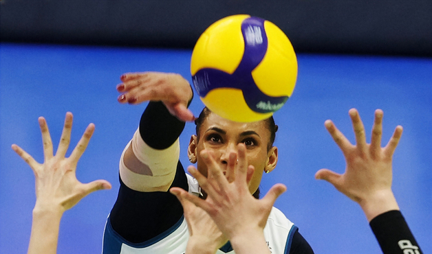 '몰빵' 비판? 그게 통한다…'괴력 실바' GS칼텍스, 봄배구 판도 흔든다