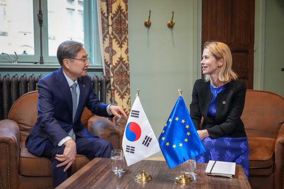한-EU 외교장관 회담 갖는 조현 장관