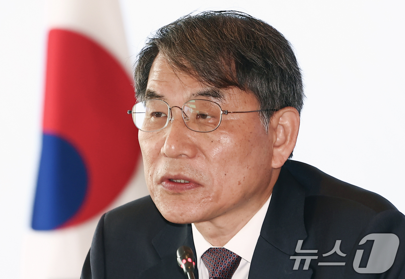 (서울=뉴스1) 김민지 기자 = 노태악 중앙선거관리위원장이 27일 오전 서울 중구 웨스틴조선호텔에서 열린 제9회 전국동시지방선거 선거자문위원회의에서 인사말을 하고 있다. 2026. …