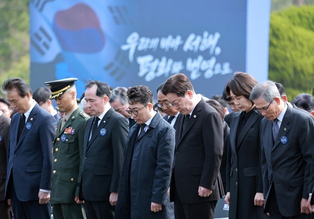 여야, 서해수호 55영웅 추모 한목소리… 국힘, 정동영 경질 요구