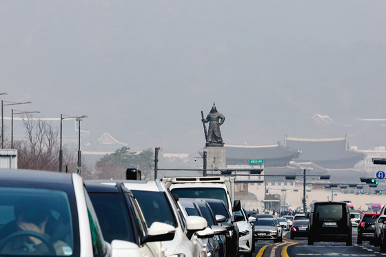 [오늘의 날씨] 경기(28일, 토)…주말 미세먼지 '나쁨', 마스크 챙겨야
