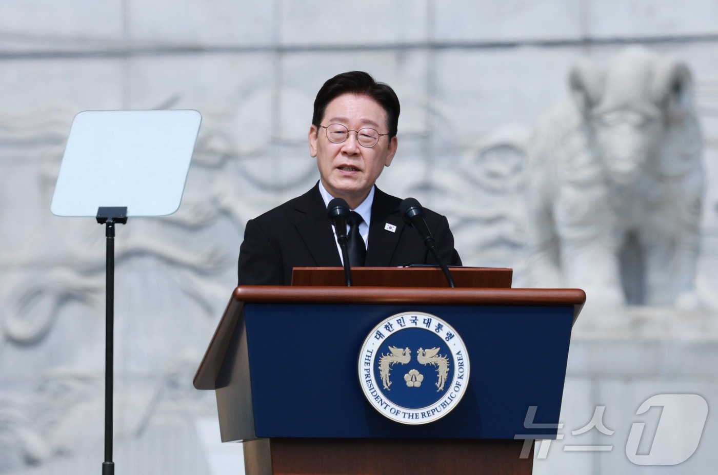 (대전=뉴스1) 허경 기자 = 이재명 대통령이 27일 국립대전현충원에서 열린 제11회 서해수호의 날 기념식에서 기념사를 하고 있다. 2026.3.27/뉴스1