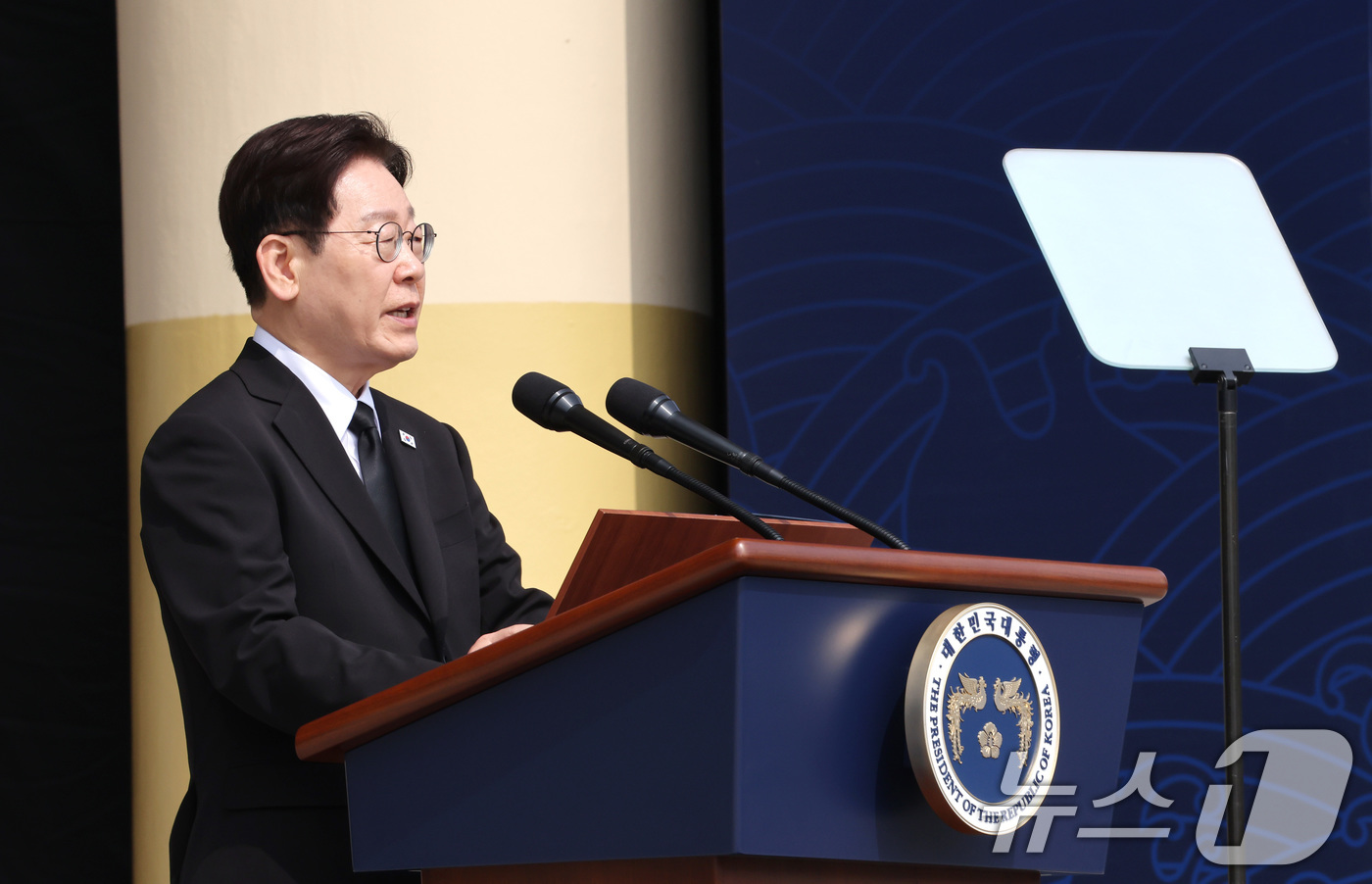(대전=뉴스1) 허경 기자 = 이재명 대통령이 27일 국립대전현충원에서 열린 제11회 서해수호의 날 기념식에서 기념사를 하고 있다. 2026.3.27/뉴스1