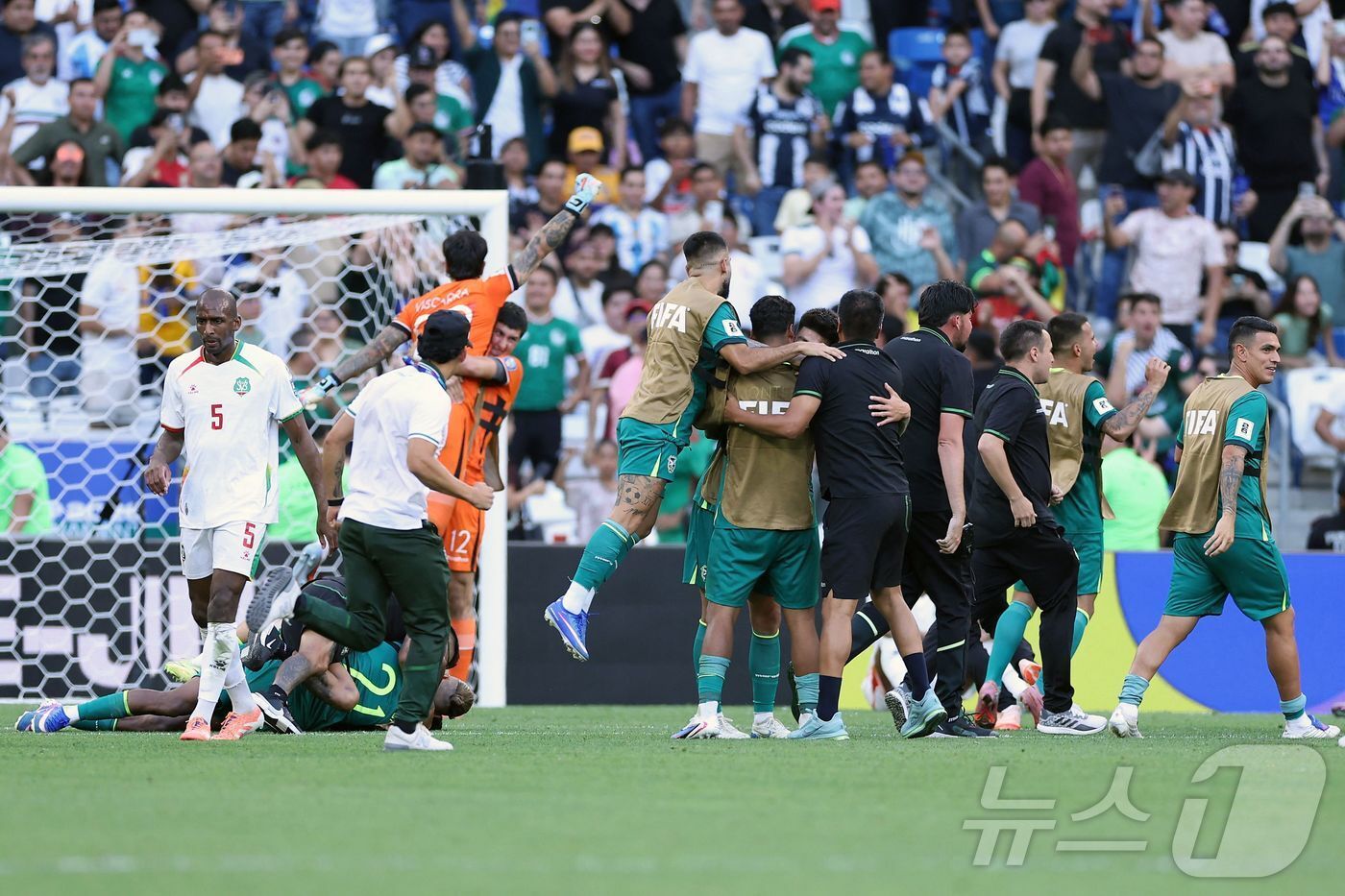 본문 이미지 - 볼리비아가 월드컵 플레이오프에서수리남을 꺾었다.ⓒ AFP=뉴스1