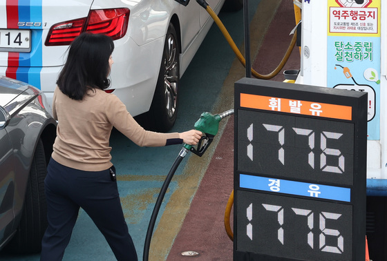 경기지역 기름값 1800원대↓…전쟁 장기화 경우 '가격 상승' 전망