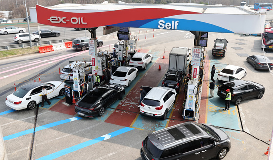 서울 휘발유 1900원 돌파…2차 최고가 지정 사흘째 기름값 상승