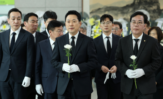 장동혁 대전 화재 희생자 조문…"정부 필요한 조치 국회도 챙길 것"