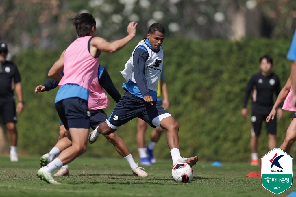 본문 이미지 - 충북청주의 볼리비아 국가대표 엔조(한국프로축구연맹 제공) 